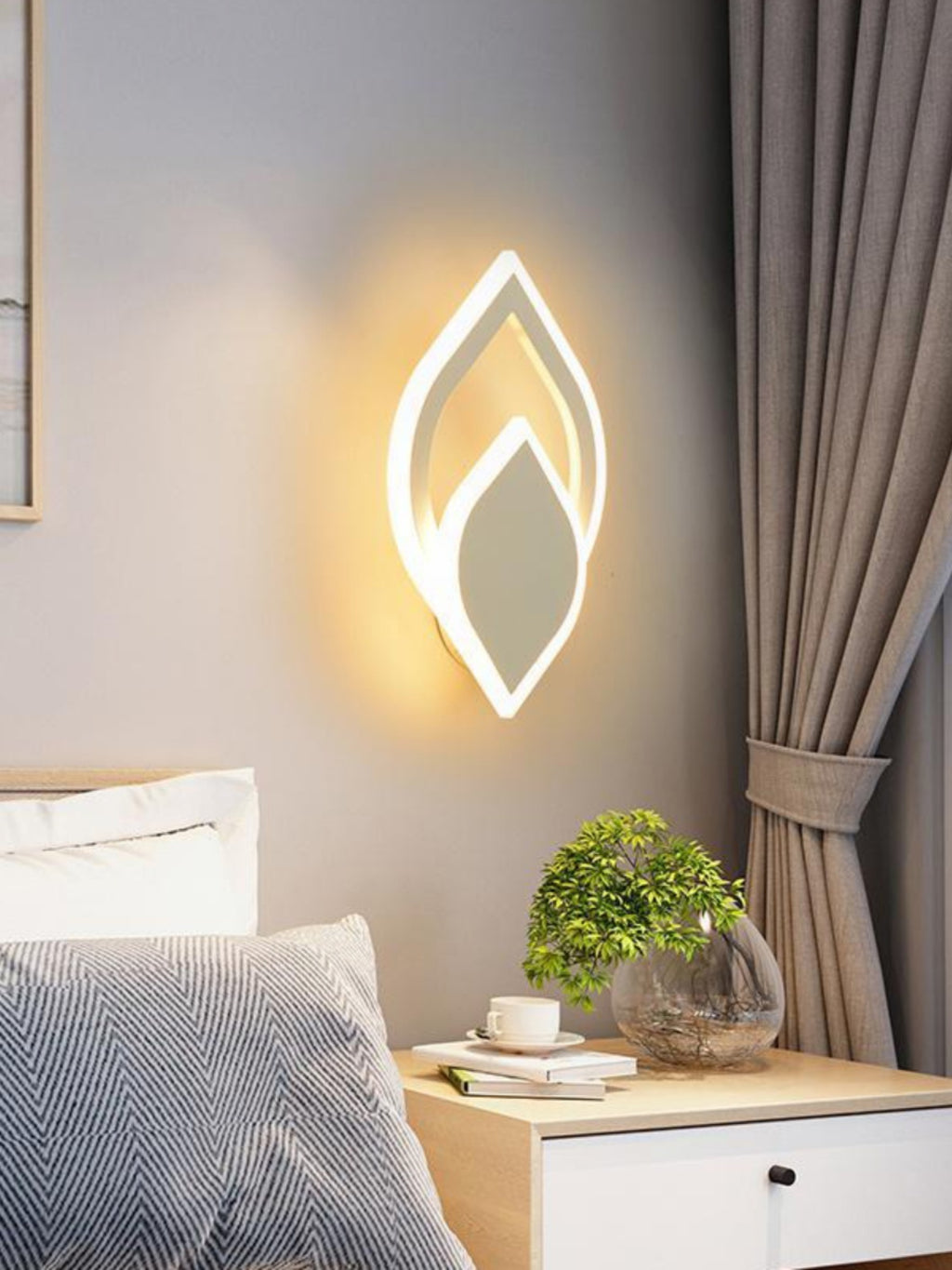 LED Heart-Shaped Lamp – Romantic Bedroom & Wall Decor Light for Cozy Vibes 💖